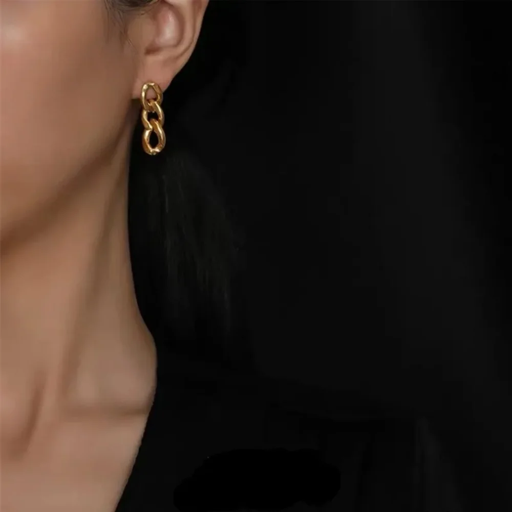 Twisted Ring Chain Earrings - Picture 2 of 4
